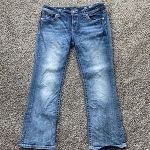 Gorgeous miss me jeans. Easy boot cut for a more relaxed fit.